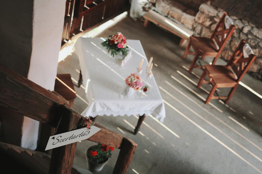 Levendula Porta Es Pajtaszinhaz Hotel Orfű Buitenkant foto